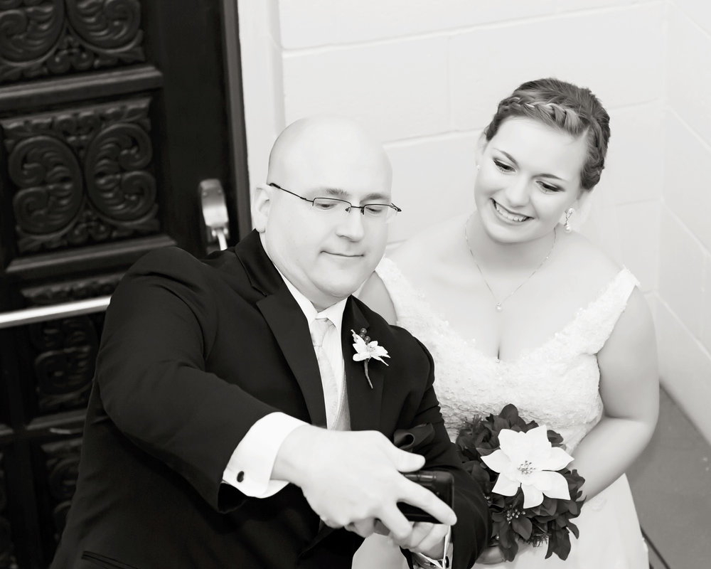 SSP Winter Wedding|details| bride and father| Christmas wedding|black and white