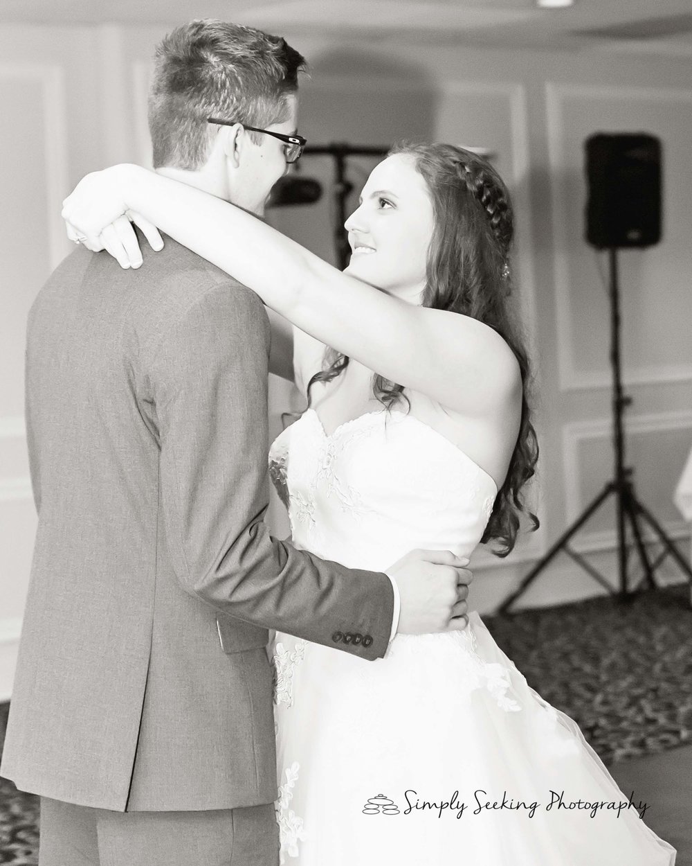 SSP spring wedding|reception| bride and groom| red and charcoal wedding