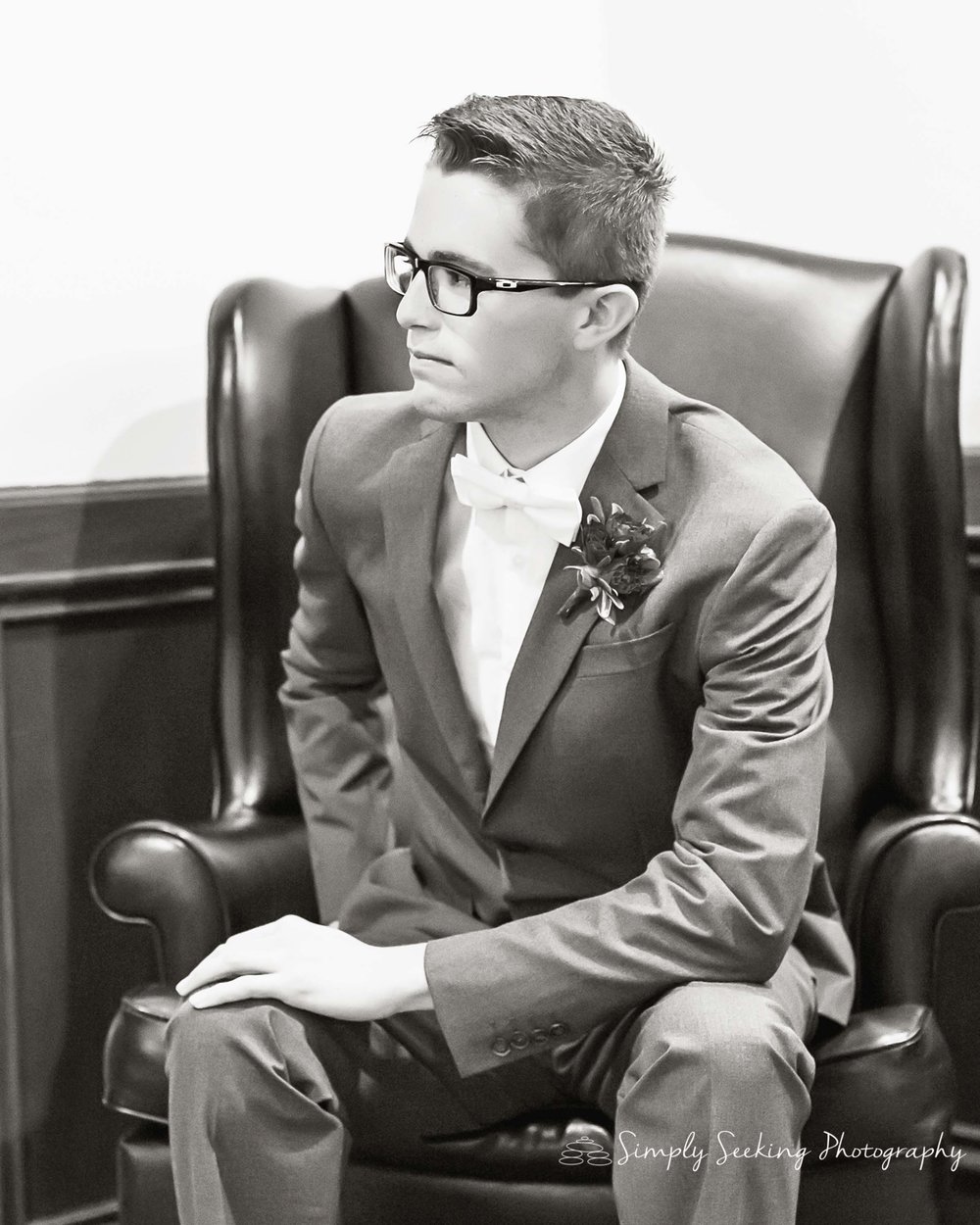 SSP spring wedding| groom portrait| black and white