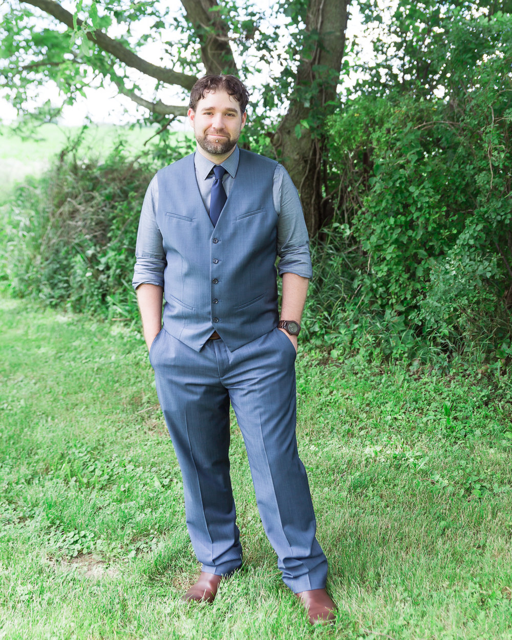 SSP summer wedding| groom| first look| backyard wedding