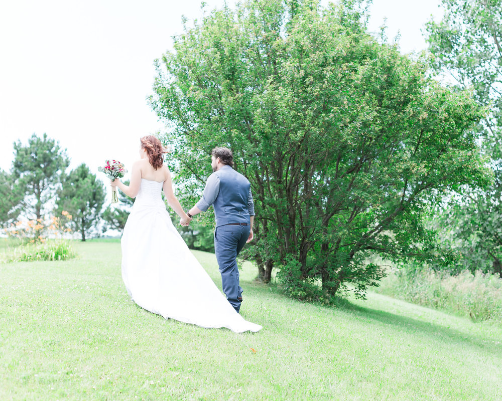 SSP summer wedding| bride and groom| backyard wedding