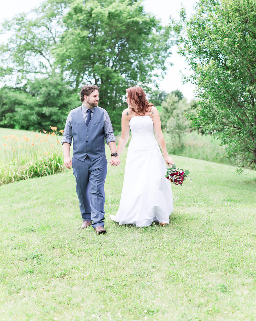 SSP summer wedding| bride and groom| backyard wedding