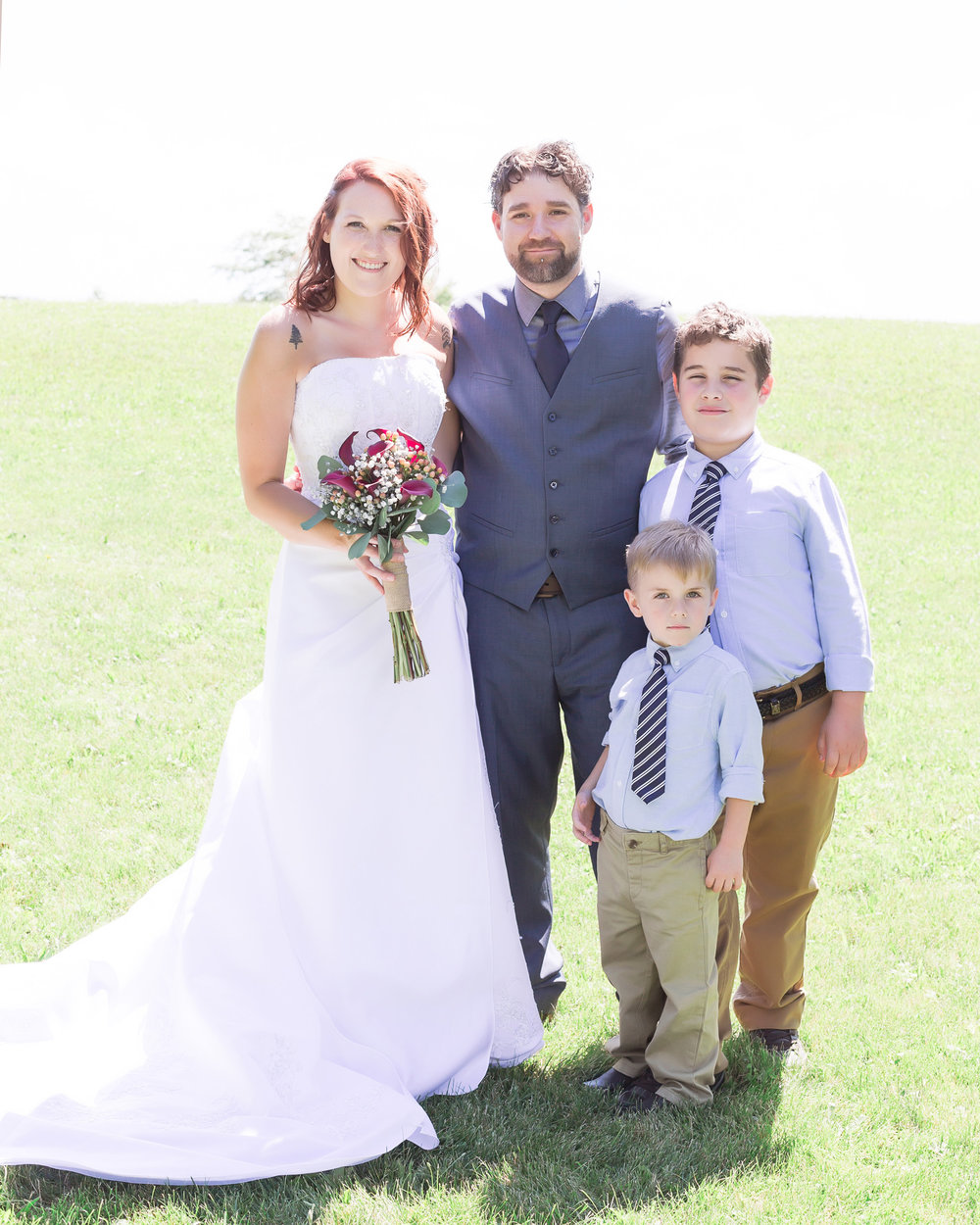 SSP summer wedding|bride and groom| family| backyard wedding