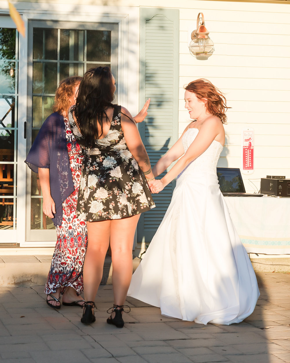 SSP summer wedding|reception| bride family| backyard wedding