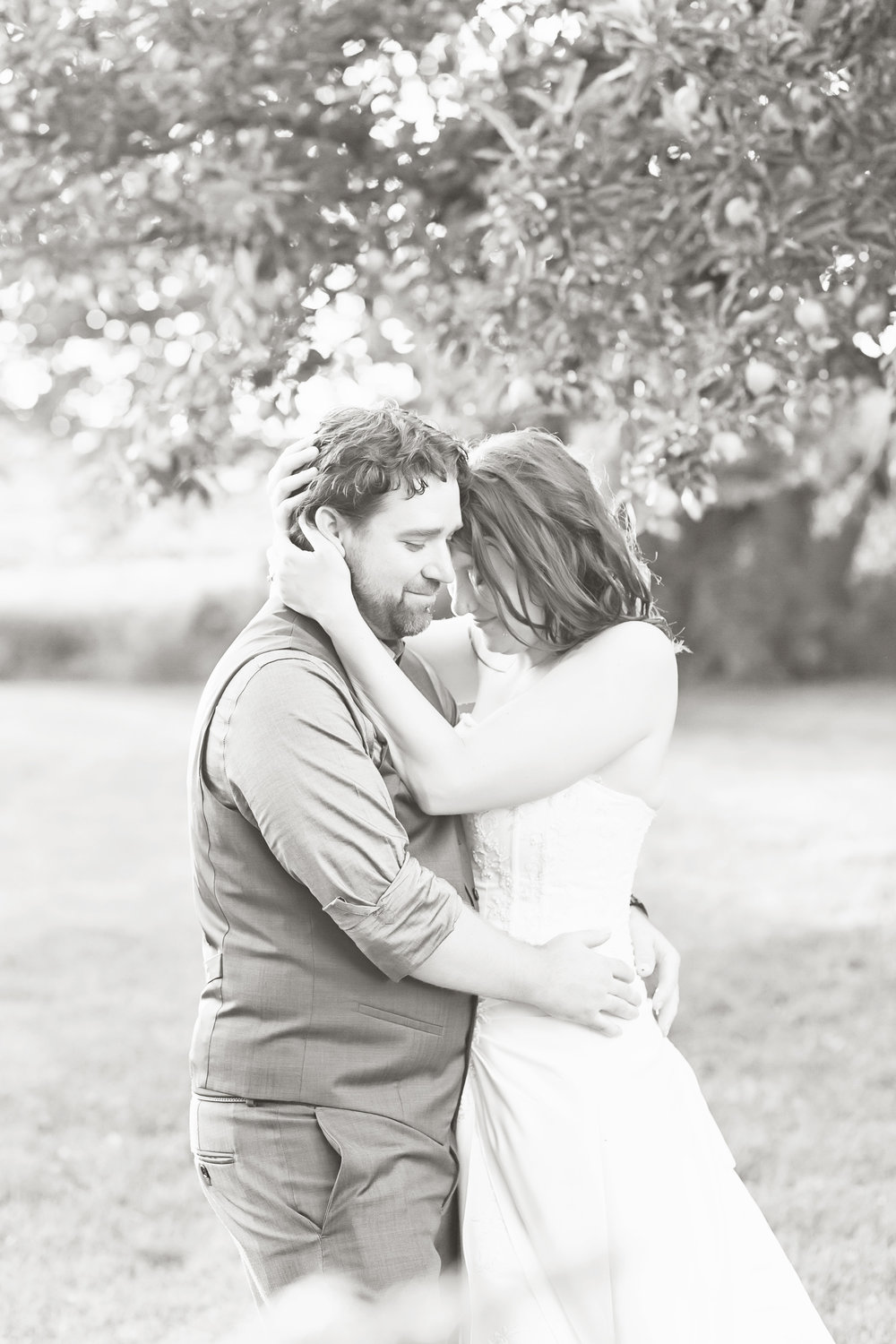 SSP summer wedding|reception| bride and groom|black and white