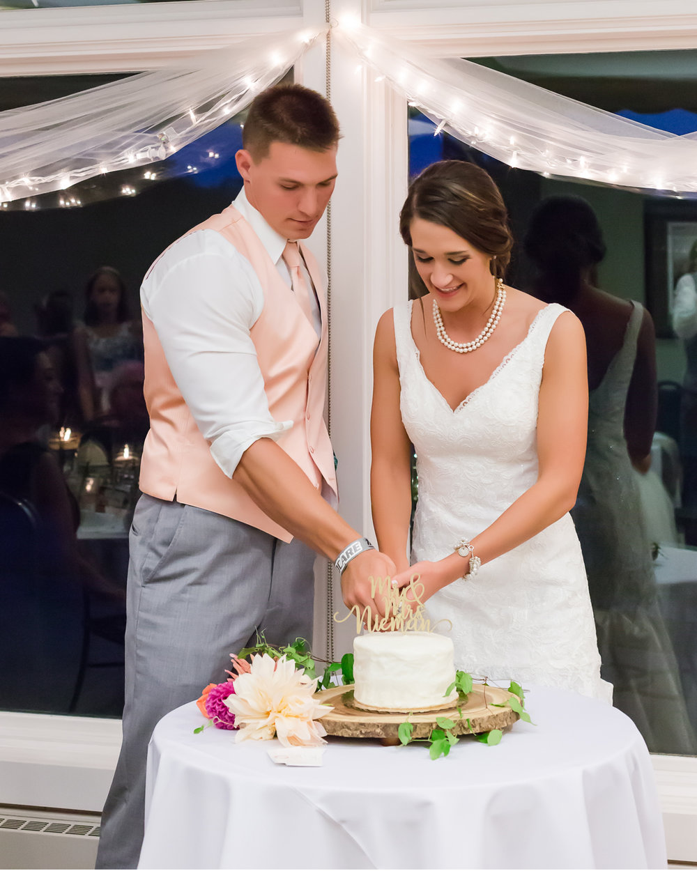 SSP fall wedding|bride and groom| peach and gray wedding| reception