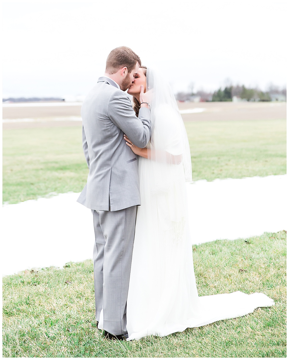 How to Choose a Wedding Photographer How to Choose a Wedding Photographer