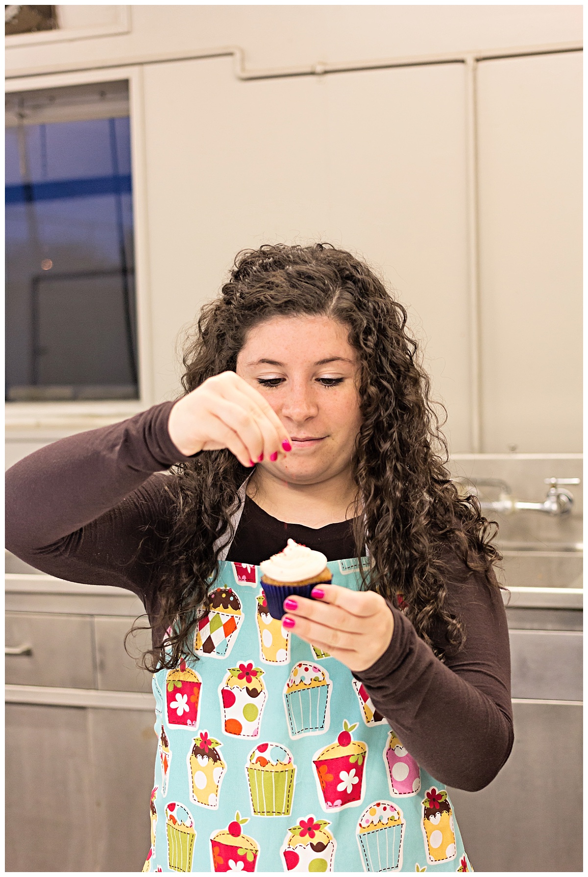 Why Use Props in Your Senior Pictures| uniquely you