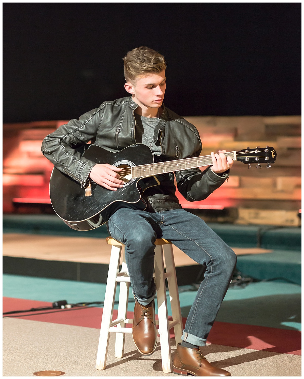 Why Use Props in Your Senior Pictures| uniquely you