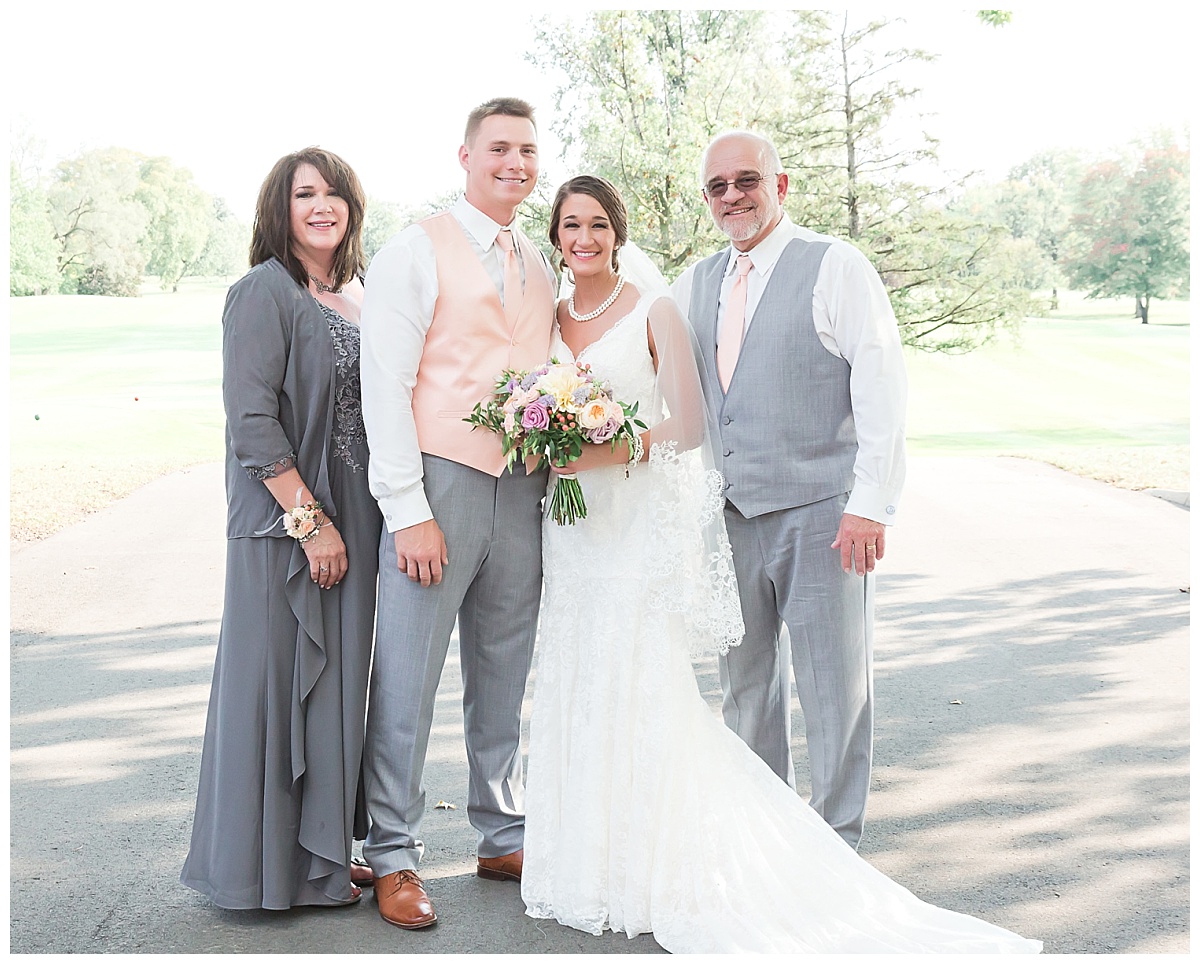 Simply Seeking Photography | Family Formals | Wedding day tip