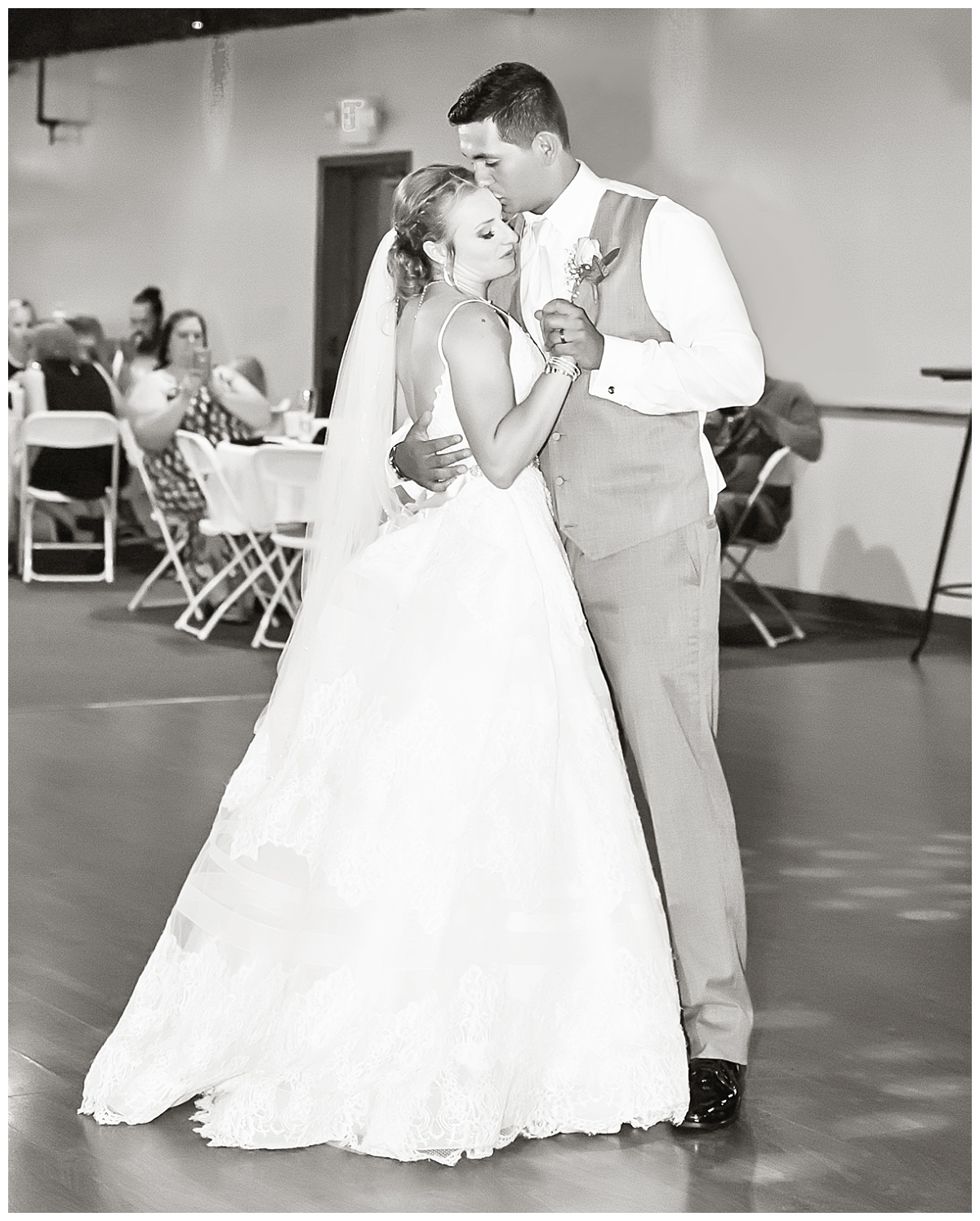 Simply Seeking Photography | Family Formals | Wedding day tip