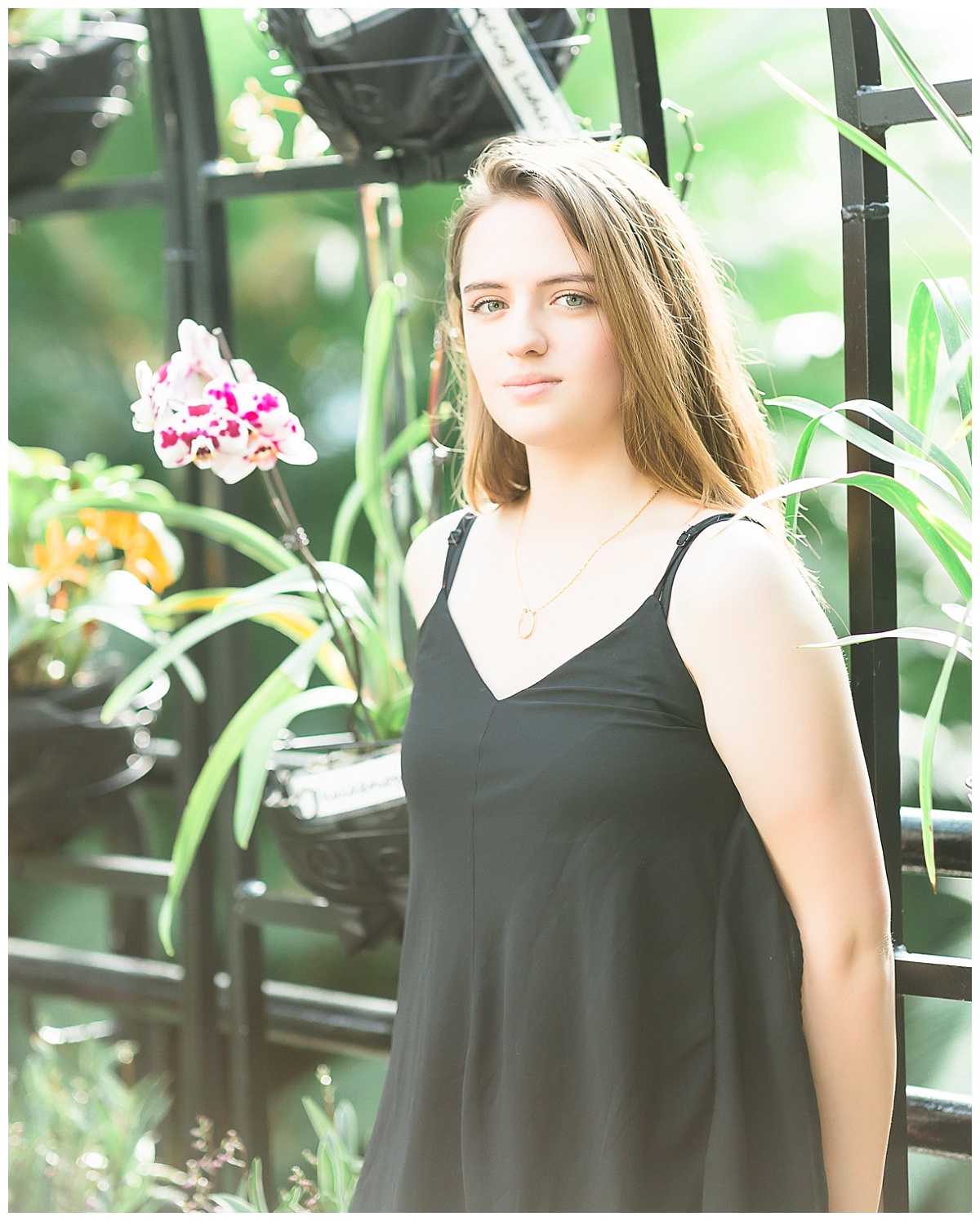 Senior girl session at Fort Wayne Botanical Gardens