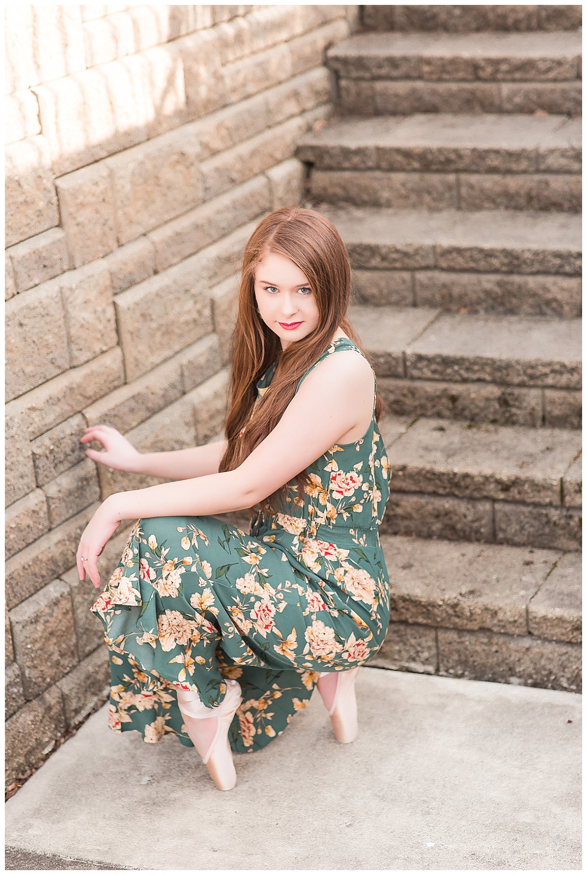 senior girl in pointe shoes