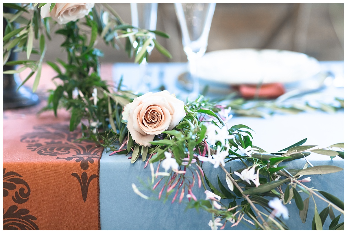 Floral details by the Urban Petal photo by Simply Seeking Photography