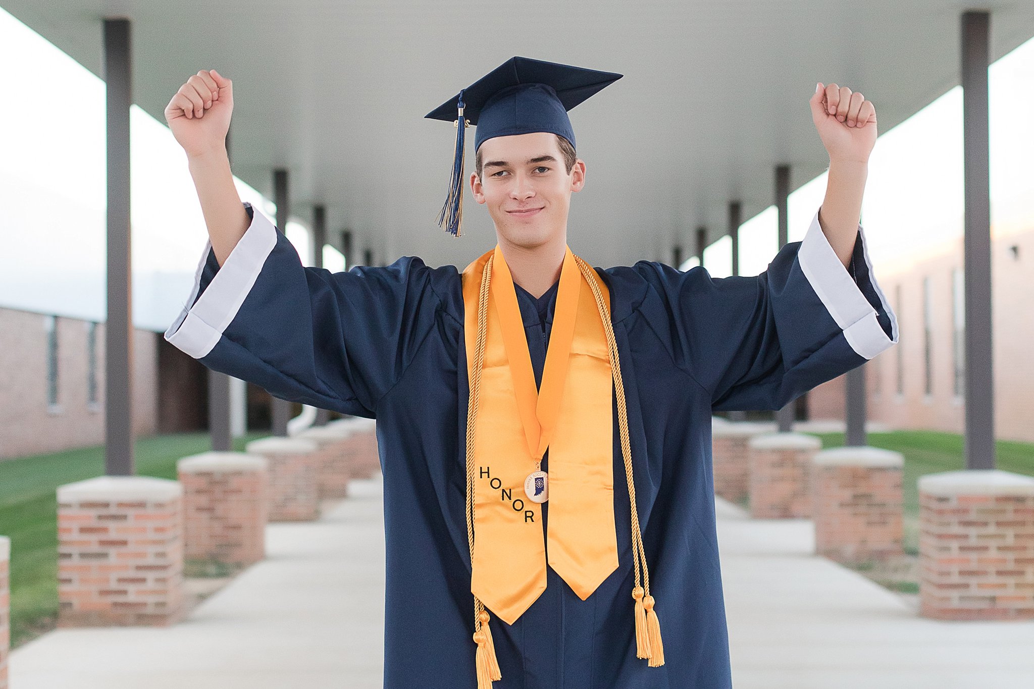 Cap and Gown Mini Sessions photos by Simply Seeking Photography