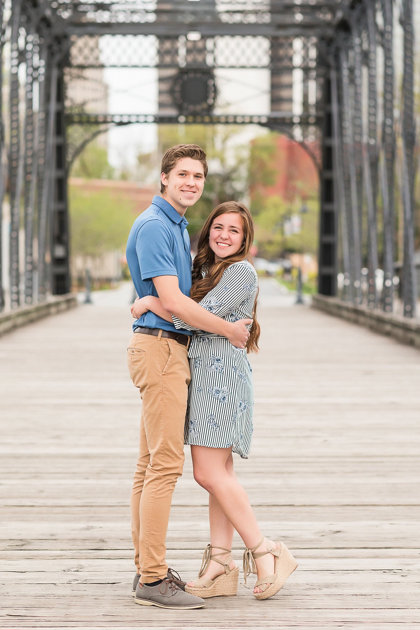 Promenade Park Engagement session on Wells Street Bridge photos by Simply Seeking Photography