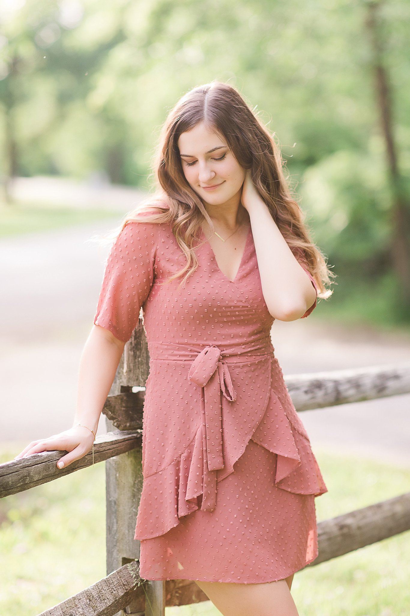 golden hour senior session photos by Simply Seeking Photography