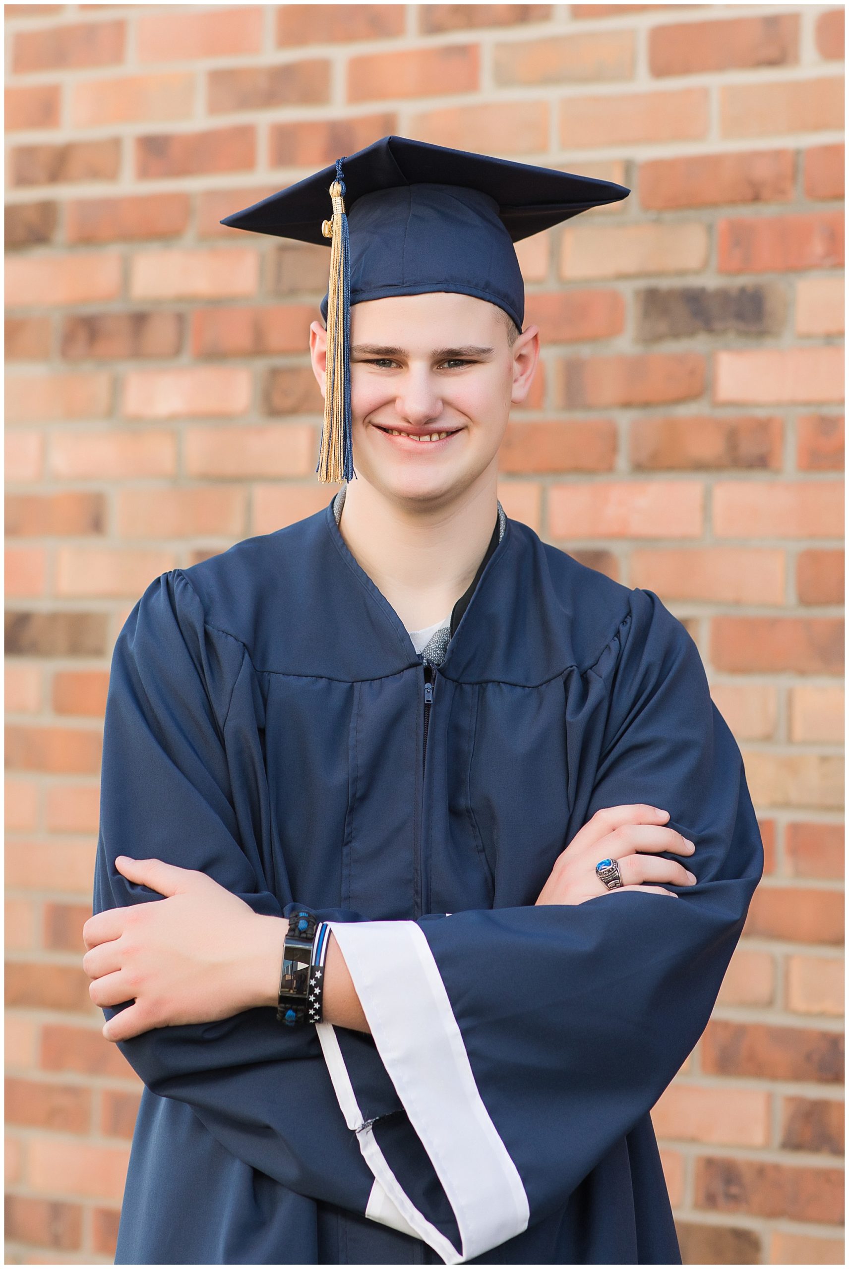 cap and gown mini sessions by Simply Seeking Photography