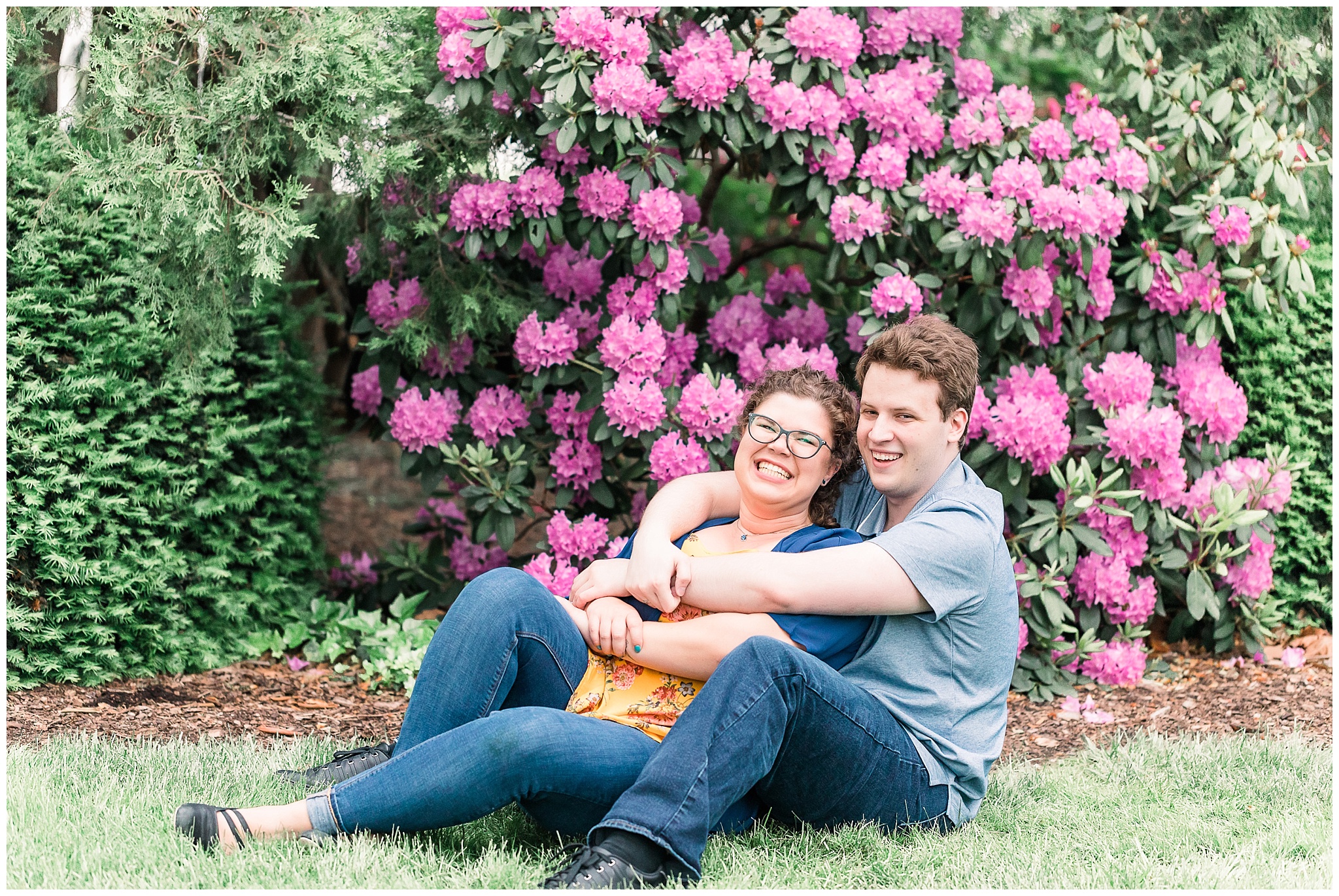 Lakeside Garden summer engagement session photos by Simply Seeking Photography