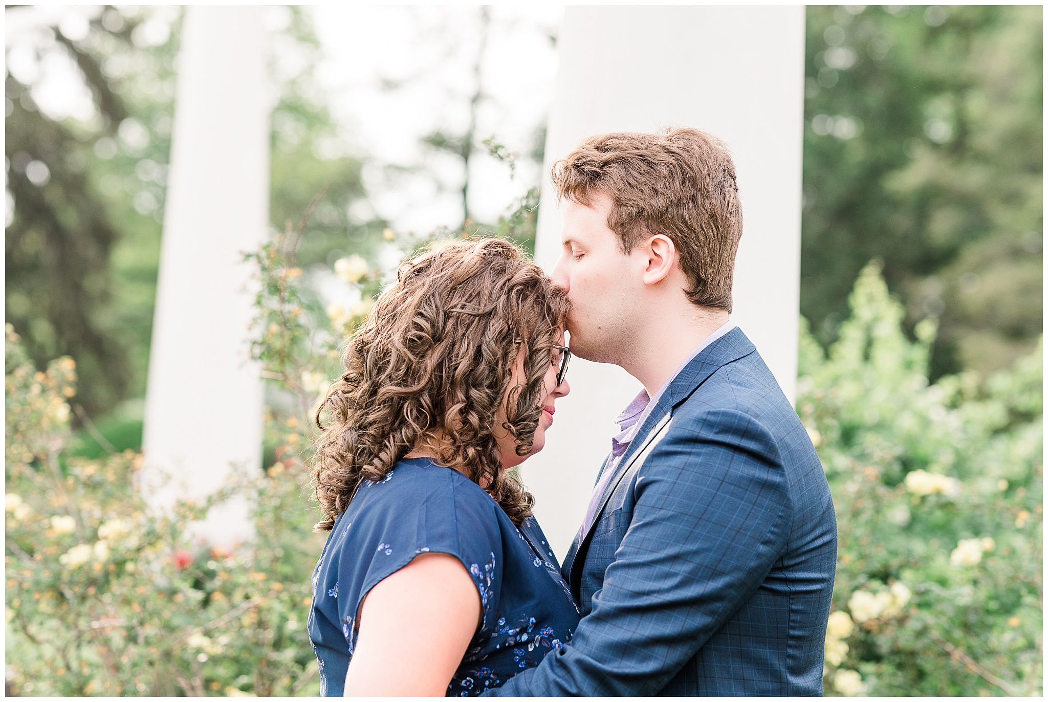Lakeside Garden summer engagement session